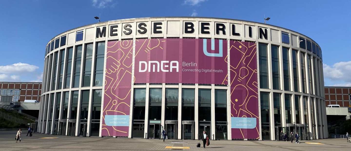 Die Messe Berlin dekoriert für die DMEA
