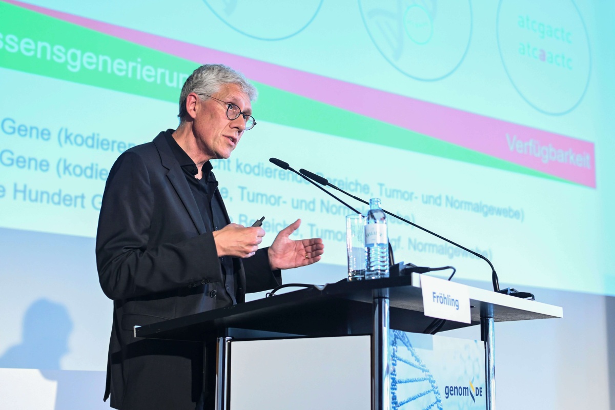 Prof. Dr. Stefan Fröhling beim genomDE-Symposium 2022