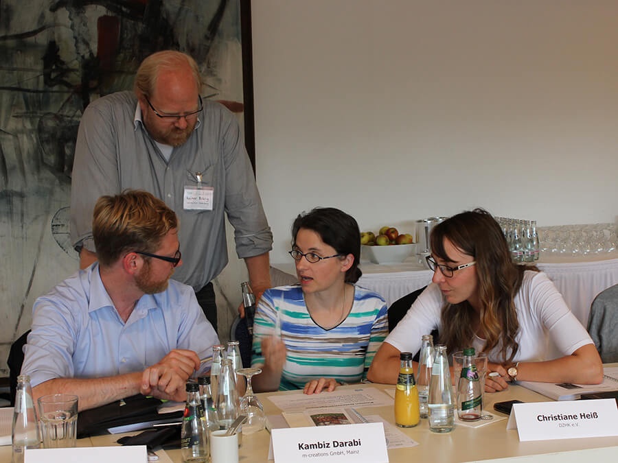 Gruppenarbeit mit Prof. Dr. Röhrig bei der TMF-School 2015