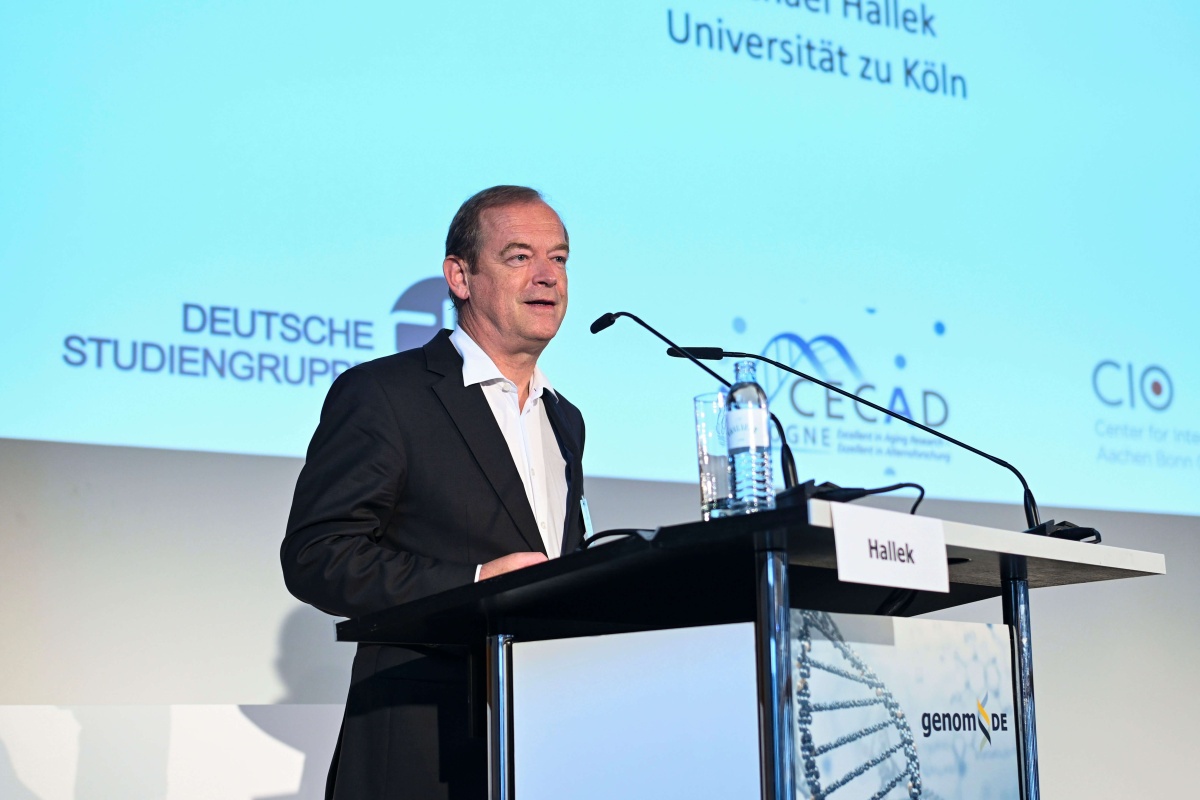 Prof. Dr. Michael Hallek beim genomDE-Symposium 2022