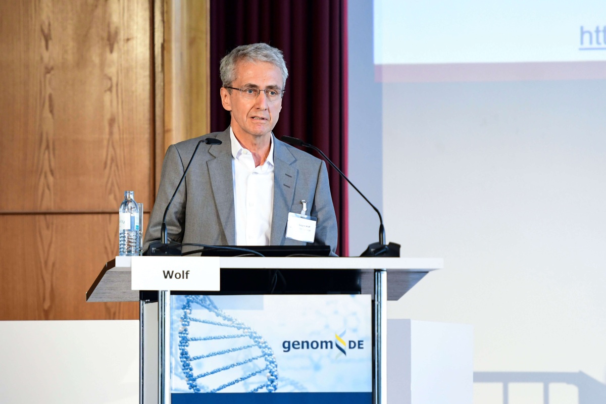 Prof. Dr. Jürgen Wolf beim genomDE-Symposium 2022