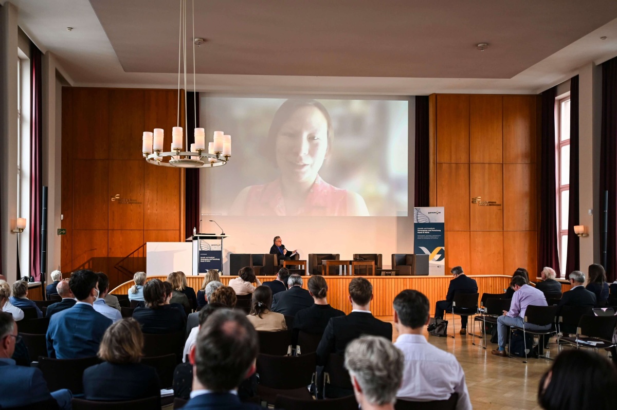 Nadine Großmann beim genomDE-Symposium 2022