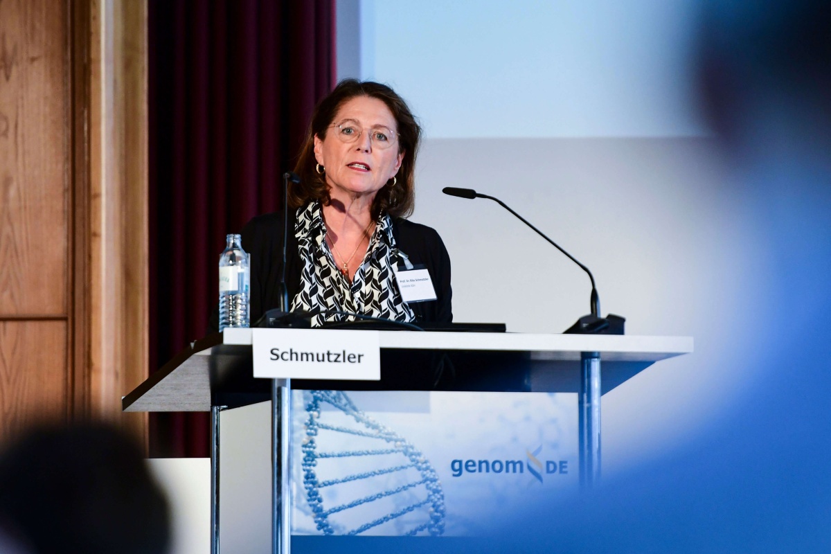 Prof. Dr. Rita Schmutzler beim genomDE-Symposium 2022