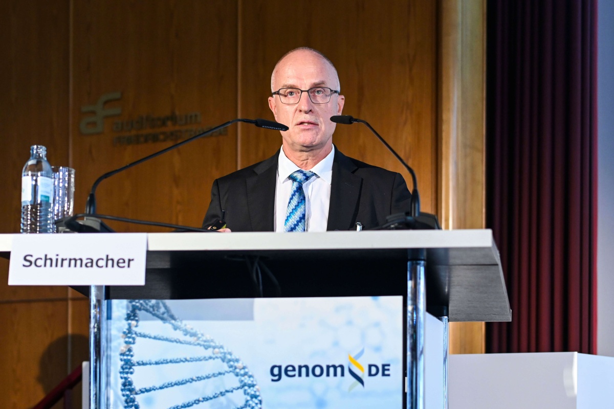 Prof. Dr. Peter Schirmacher beim genomDE-Symposium 2022