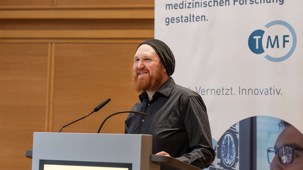 Patrick Skowronek auf dem Biobanken-Symposium 2024