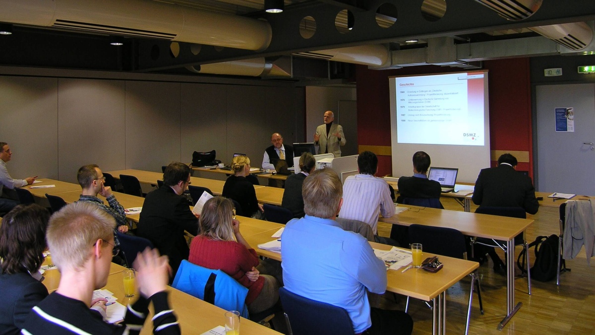Prof. Dr. Erko Stackebrandt Prof. Dr. Erko Stackebrandt