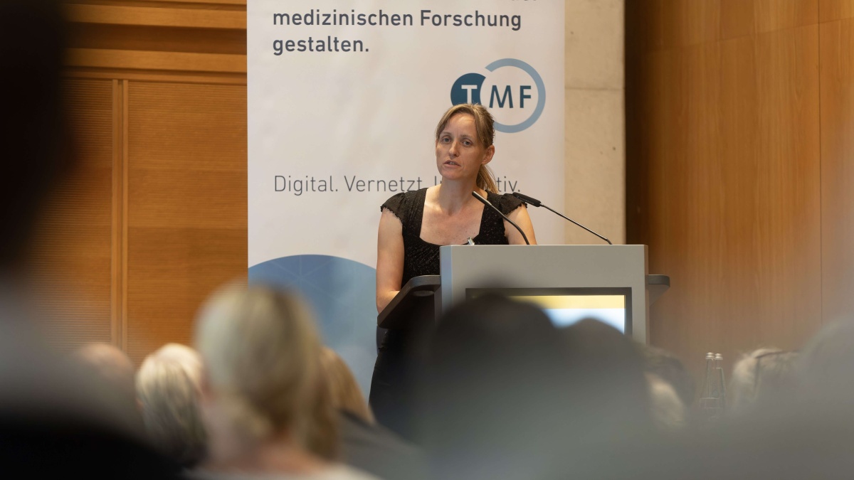 Dr. Juliane Weikert auf dem Biobanken-Symposium 2024