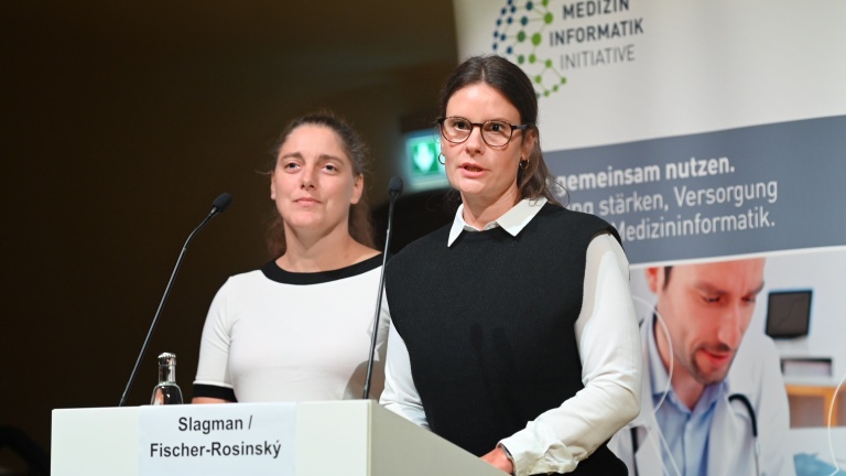 Prof. Dr. Anna Slagman und Dr. Antje Fischer-Rosinský Prof. Dr. Anna Slagman und Dr. Antje Fischer-Rosinský auf dem MII-Symposium 2025.